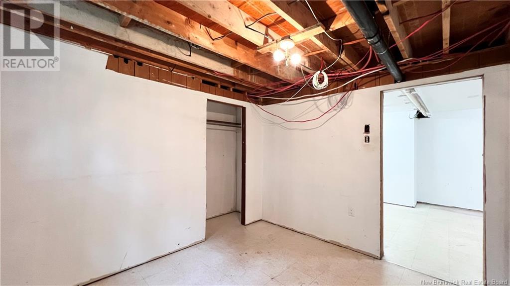 1235 Vanier Property Photo 43