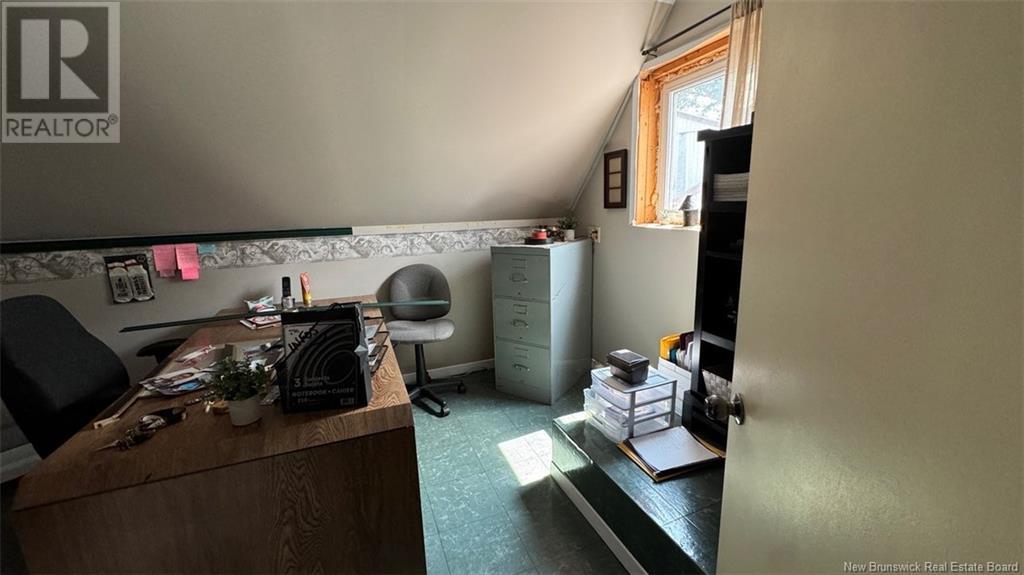 4 Montreuil Property Photo 35