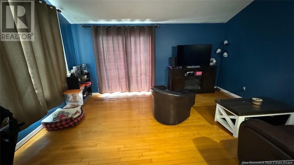 4 Montreuil Property Photo 38
