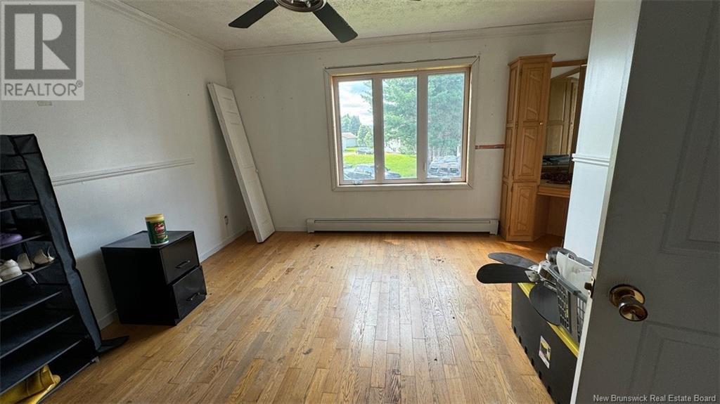 4 Montreuil Property Photo 48
