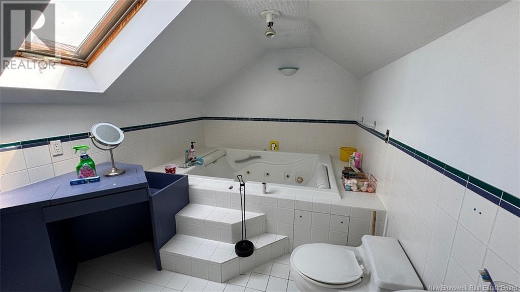 4 Montreuil Property Photo 42