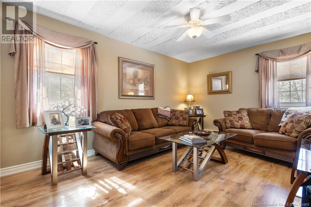 195 Geralyn Property Photo 14