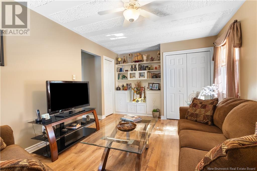 195 Geralyn Property Photo 16