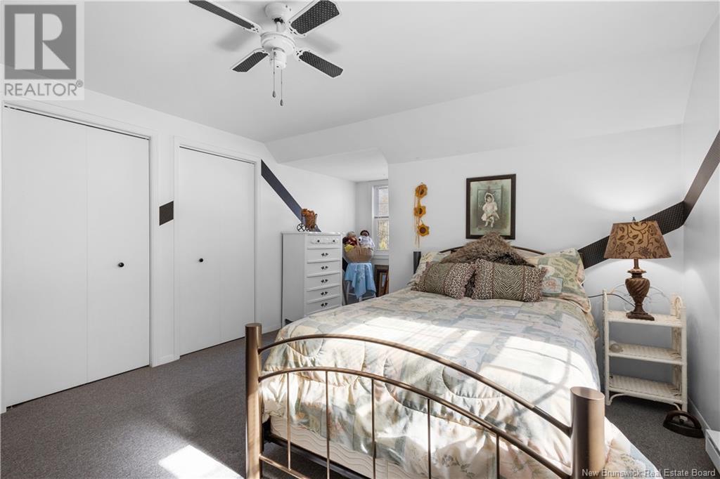 195 Geralyn Property Photo 32