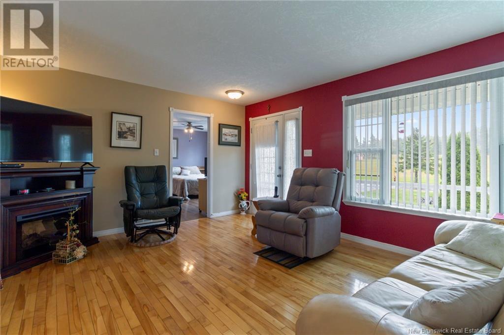 35 Dundas Avenue Property Photo 4