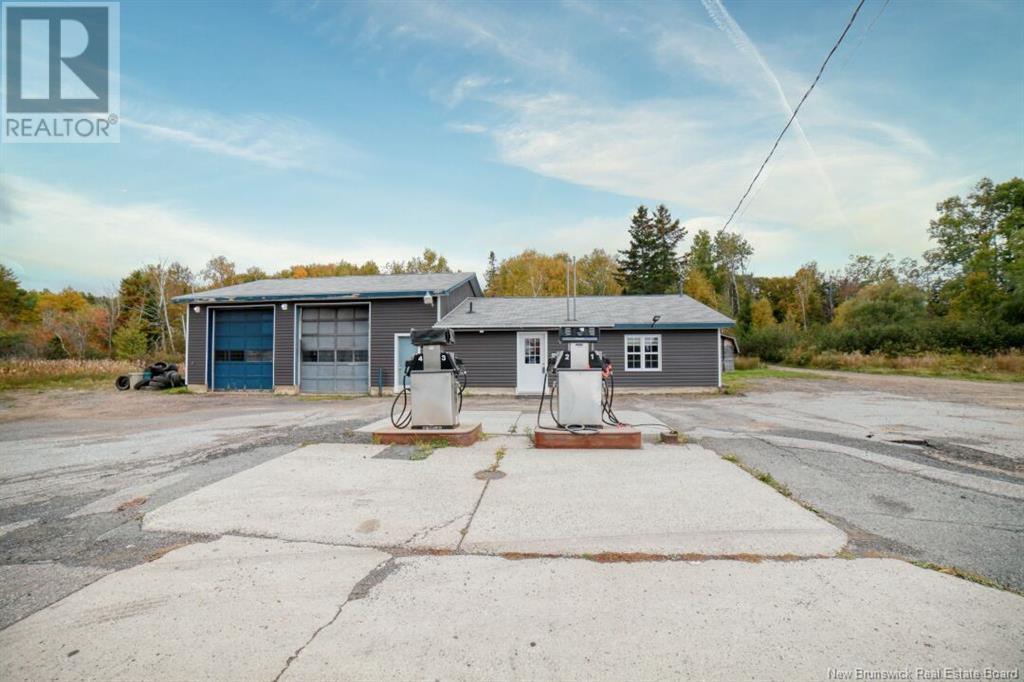 4481 Main Property Photo 3