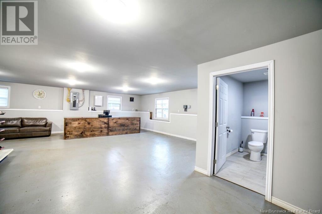 4481 Main Property Photo 6