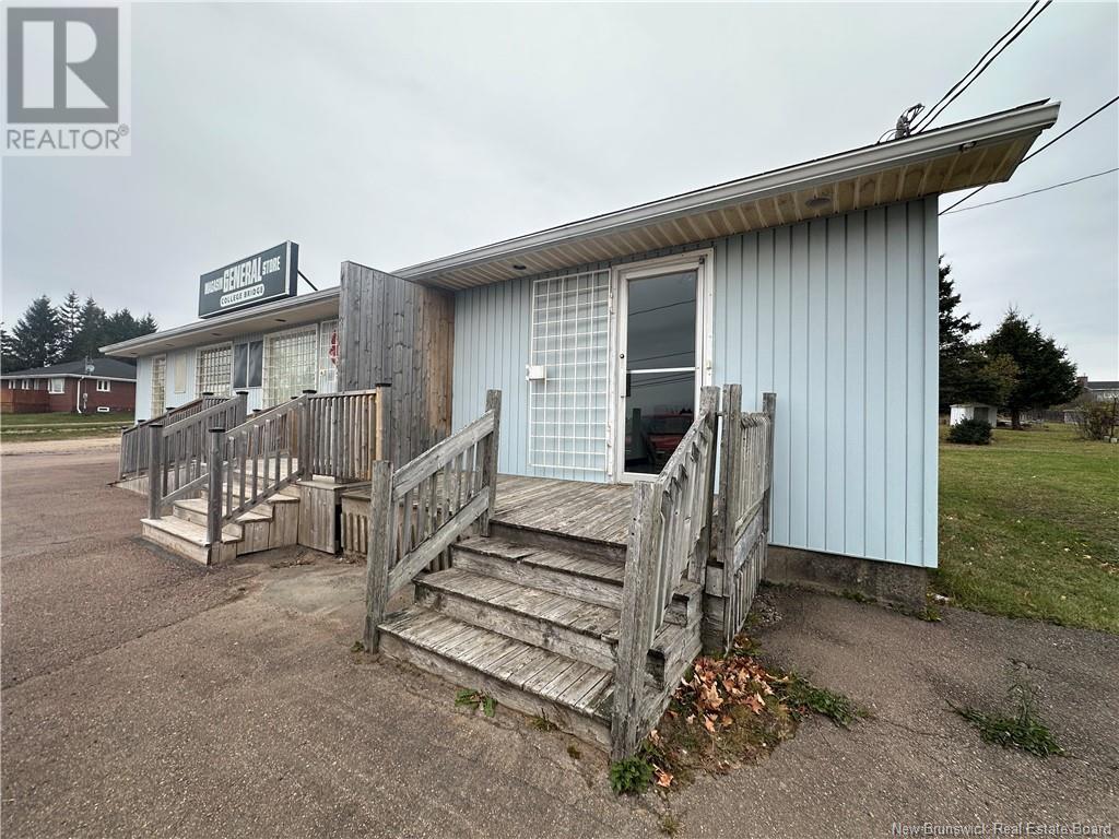 969 Royal Road Property Photo 3