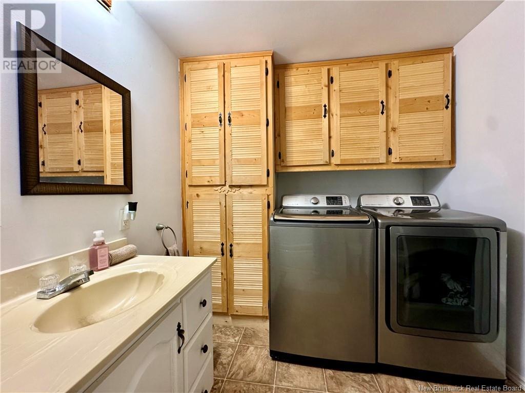 5642 Centrale Street Property Photo 13
