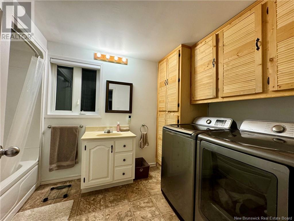 5642 Centrale Street Property Photo 14
