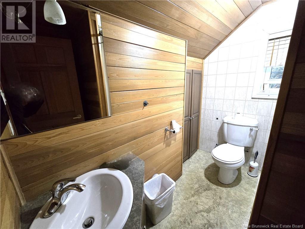 641 Victoria Street Property Photo 7