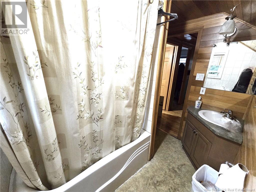 641 Victoria Street Property Photo 8