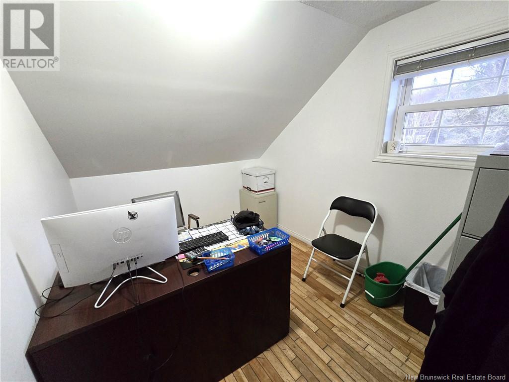 641 Victoria Street Property Photo 12