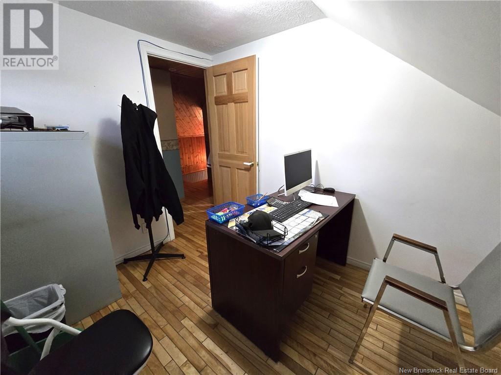 641 Victoria Street Property Photo 13