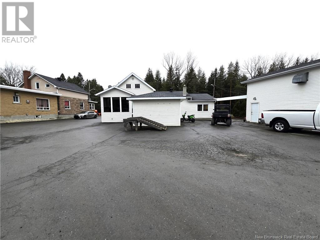 641 Victoria Street Property Photo 18