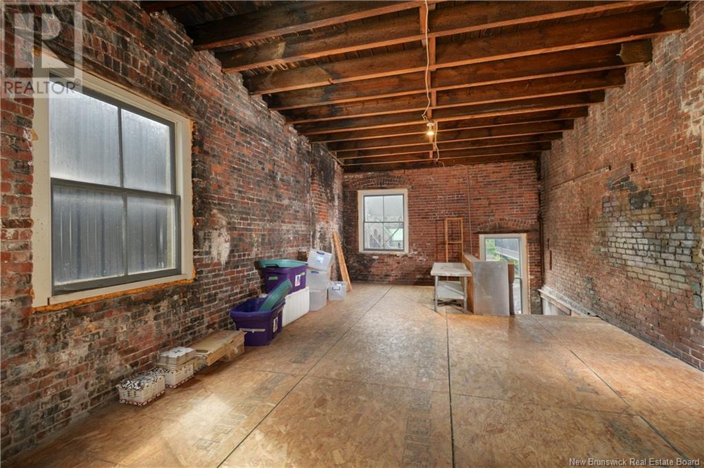 68 King Street Property Photo 35
