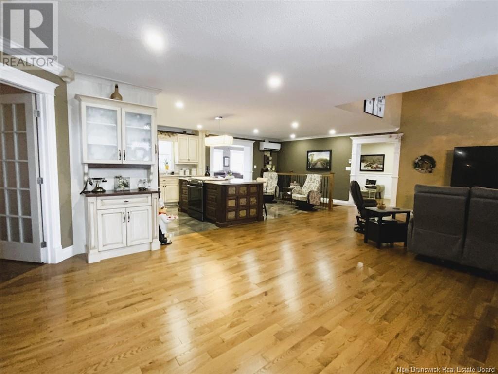 24 Principale Street Property Photo 4