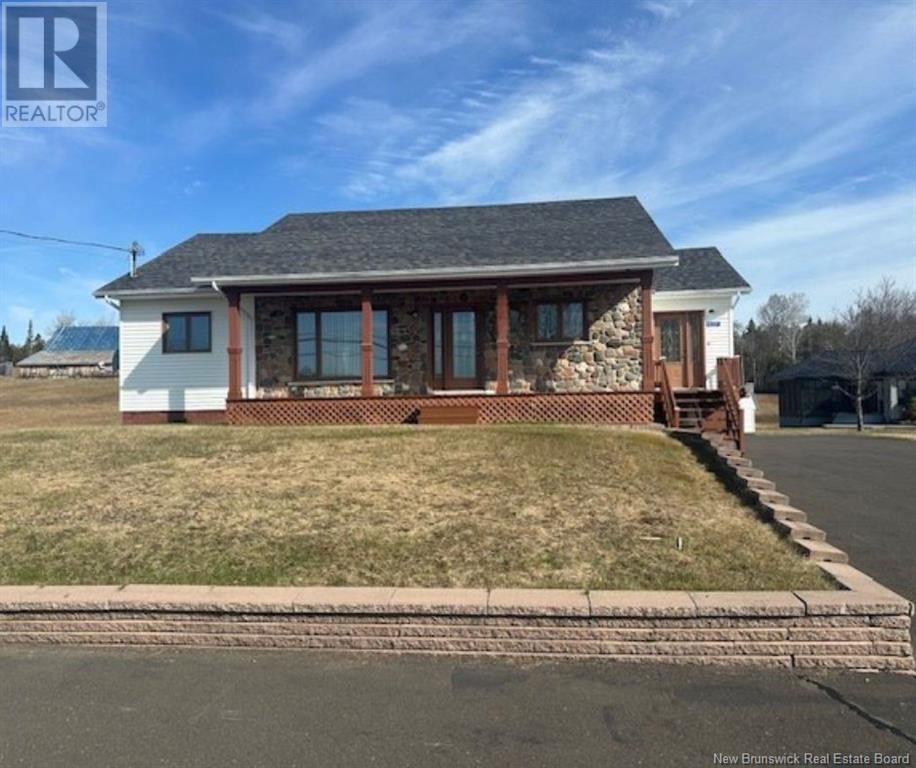 1637 Des Pionniers Avenue Property Photo