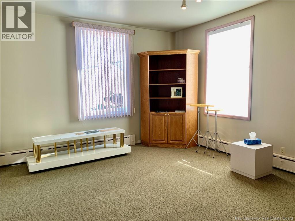 421 Victoria Property Photo 9