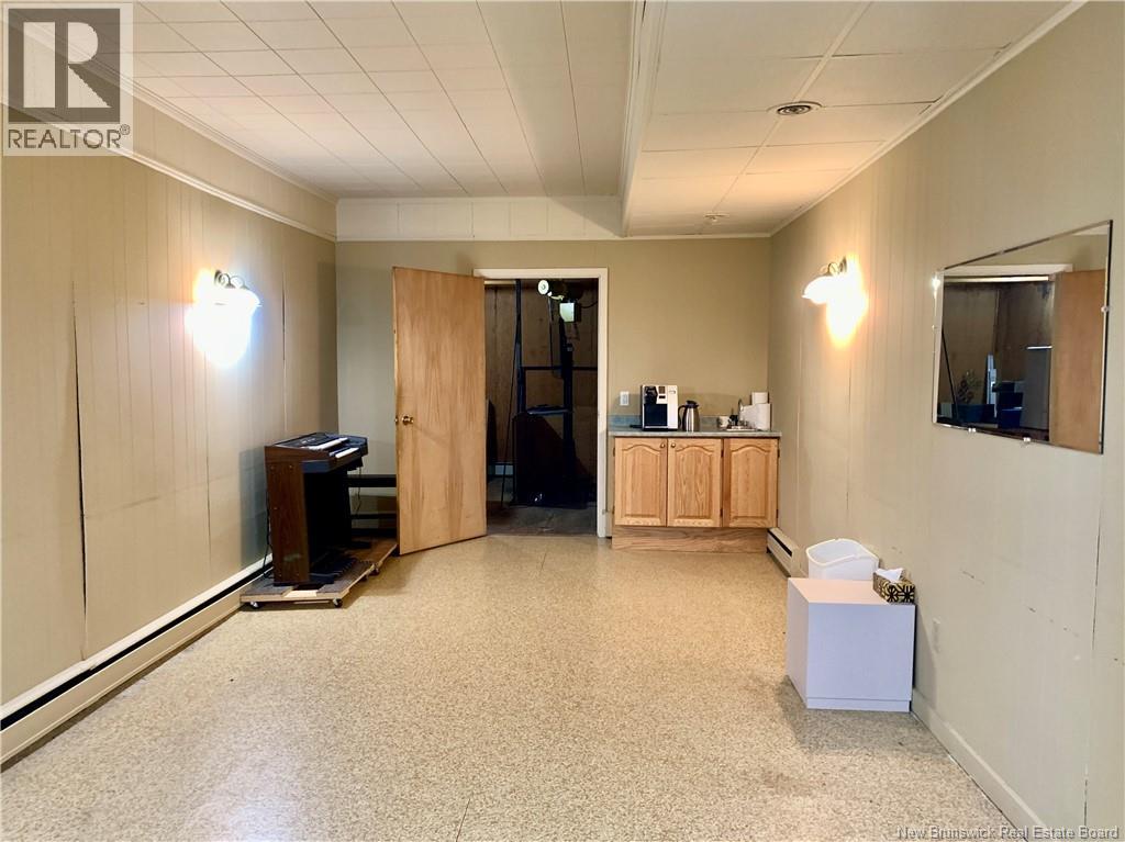421 Victoria Property Photo 14