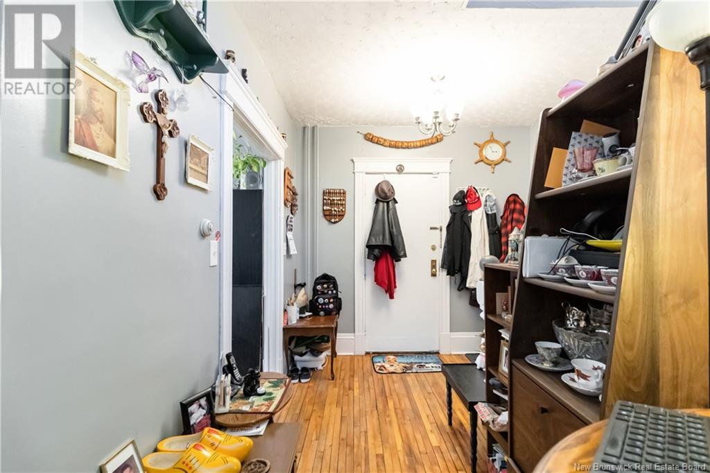 253-253 1/2 High Street Property Photo 4