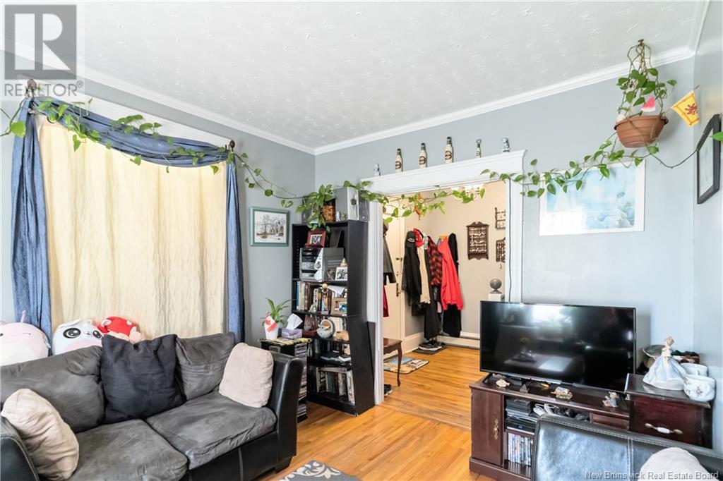 253-253 1/2 High Street Property Photo 8
