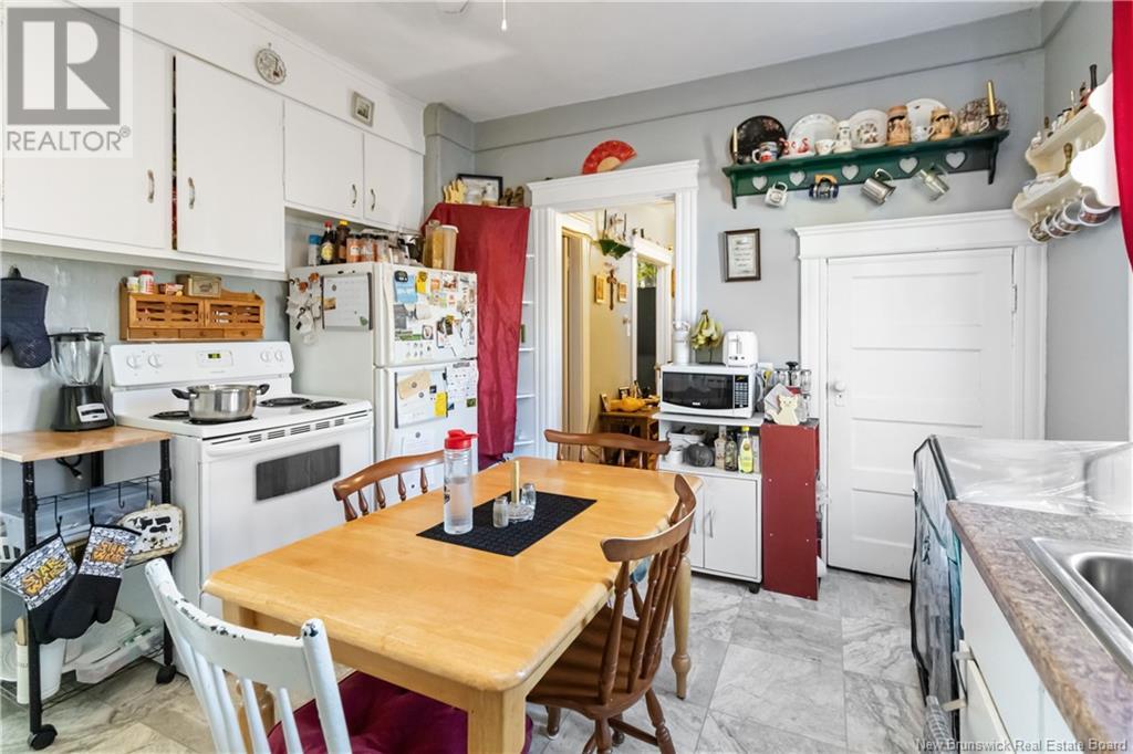 253-253 1/2 High Street Property Photo 14