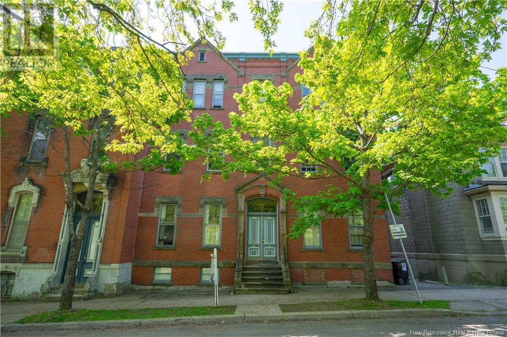 22 Queen Square S. Property Photo 2