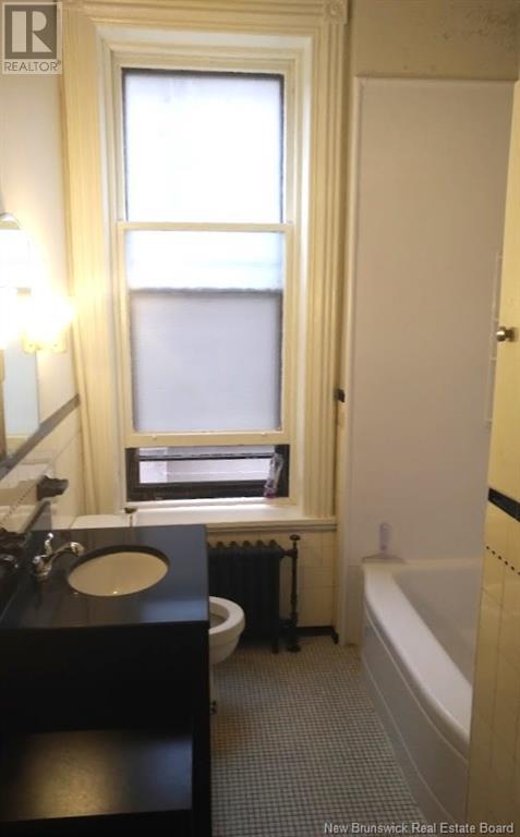 22 Queen Square S. Property Photo 4