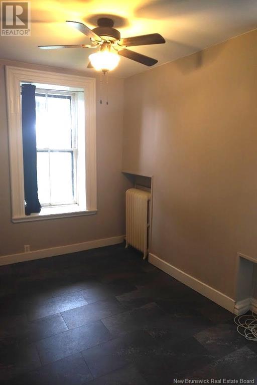 22 Queen Square S. Property Photo 5
