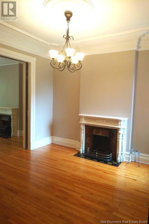 22 Queen Square S. Property Photo 8