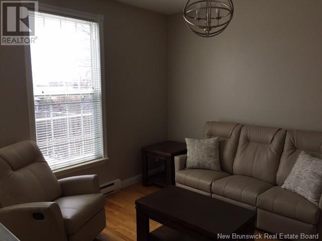 22 Queen Square S. Property Photo 33