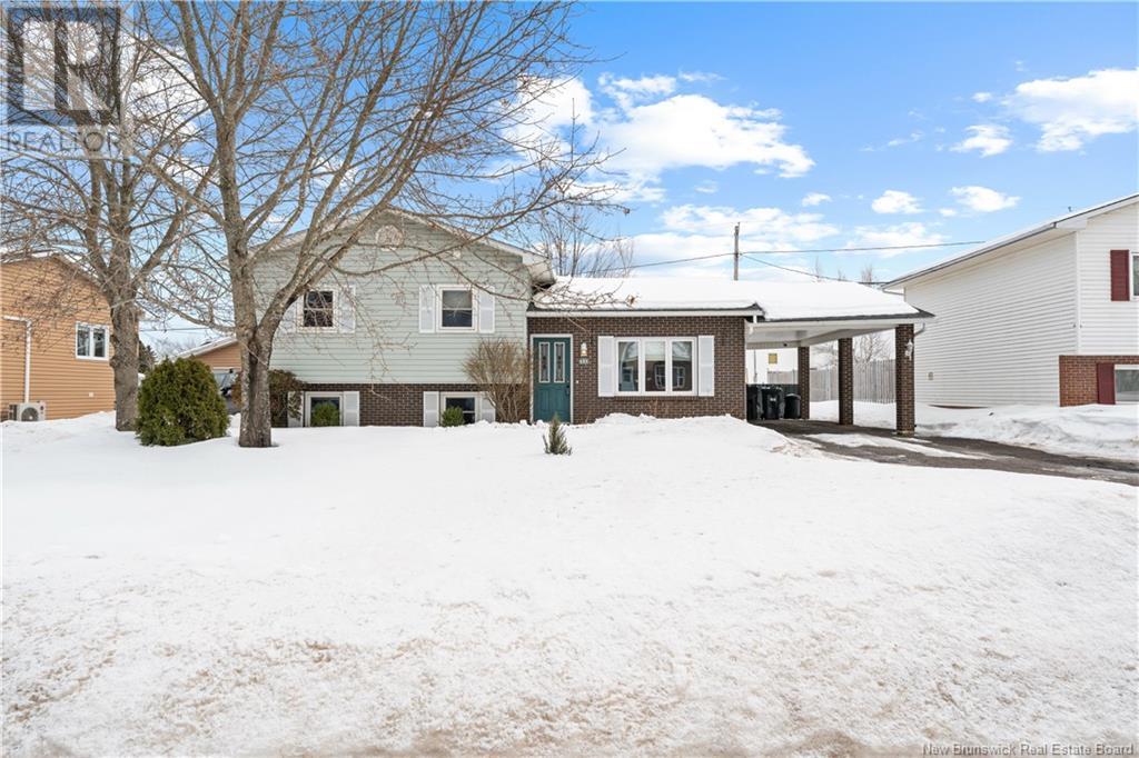 153 Ashley Crescent Property Photo