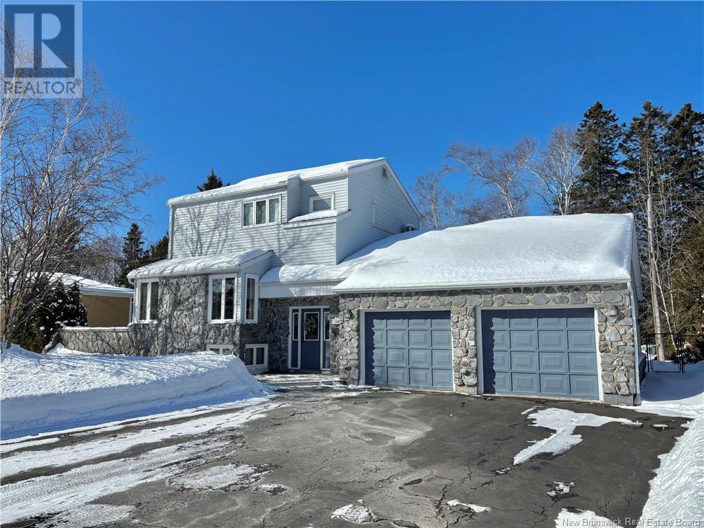 1685 Riverbank Property Photo