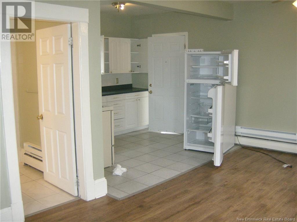 218-220 1/2 Botsford Street Property Photo 5