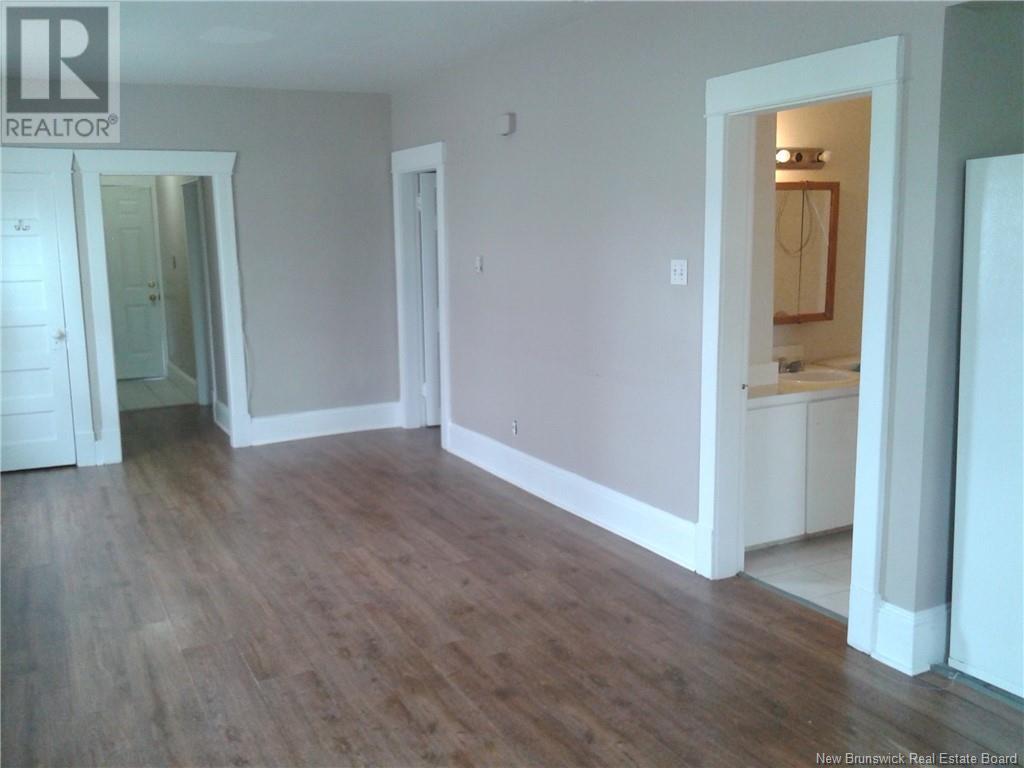 218-220 1/2 Botsford Street Property Photo 13