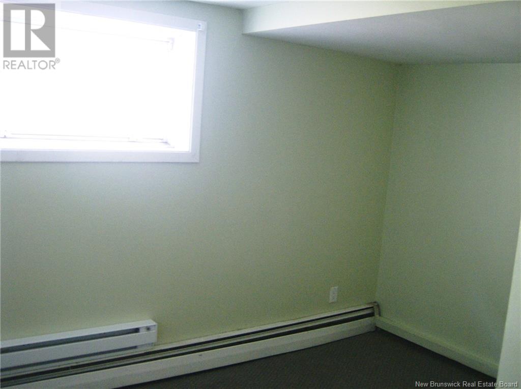 218-220 1/2 Botsford Street Property Photo 19