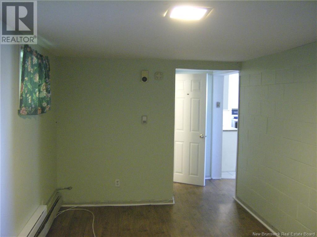 218-220 1/2 Botsford Street Property Photo 20