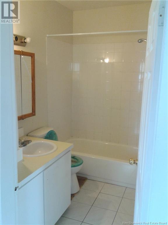 218-220 1/2 Botsford Street Property Photo 32