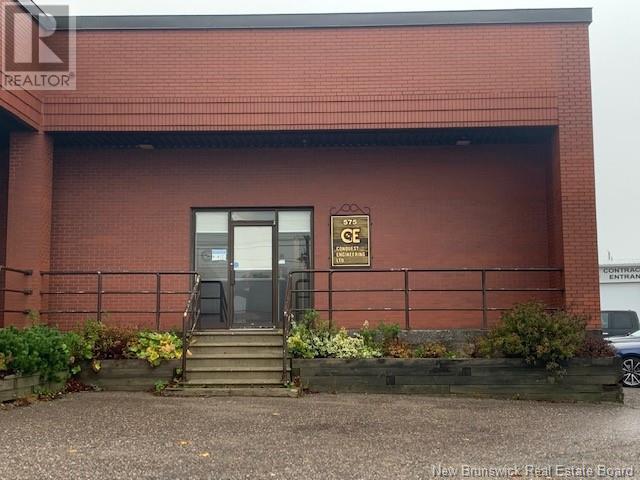 575 Crown Street Property Photo 4