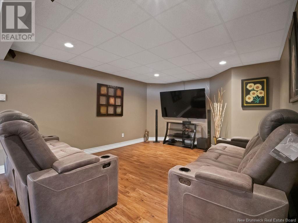 32 Falconer Property Photo 29