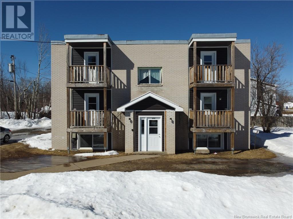 694 Appleby Street Property Photo
