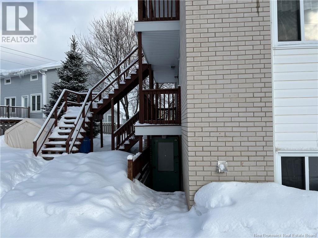 694 Appleby Street Property Photo 4