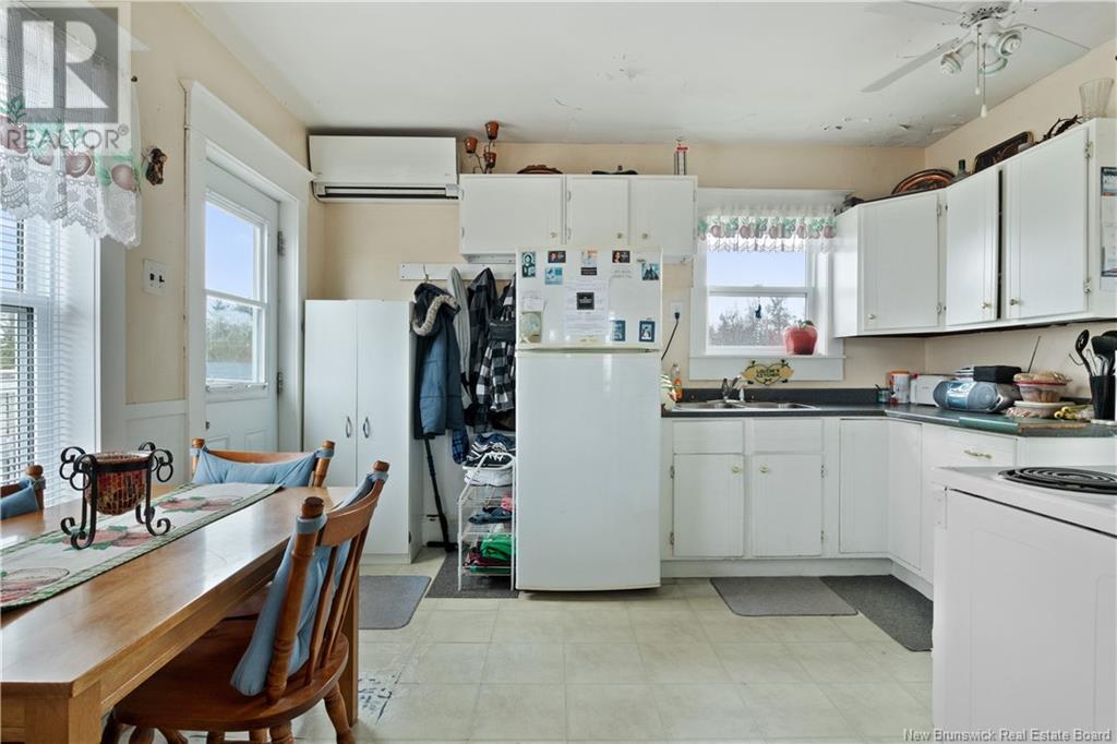 453 Lavallee Property Photo 13