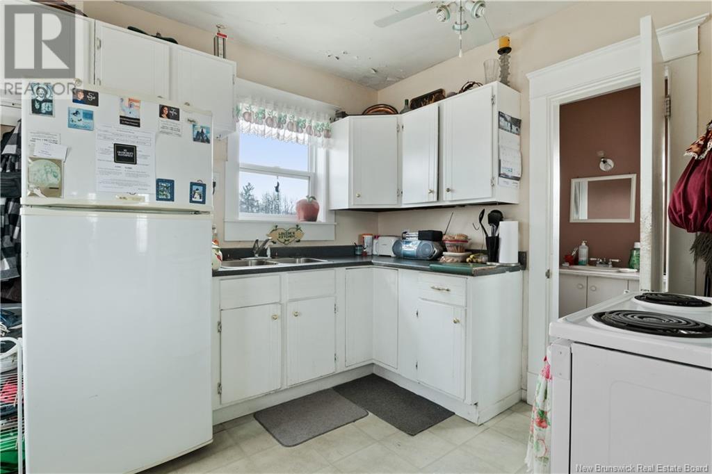 453 Lavallee Property Photo 14