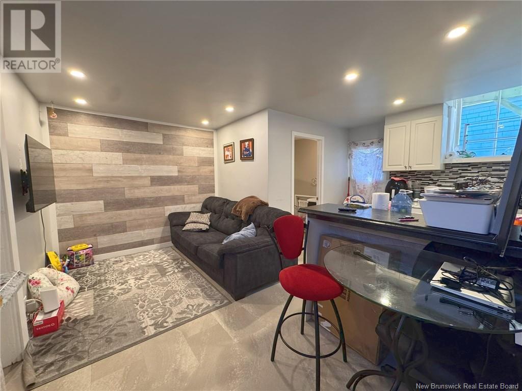 196 King Street East Property Photo 16