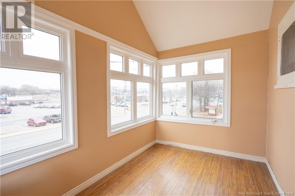 82-84 Lansdowne Avenue Property Photo 8