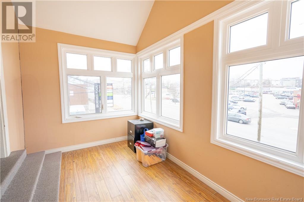 82-84 Lansdowne Avenue Property Photo 9