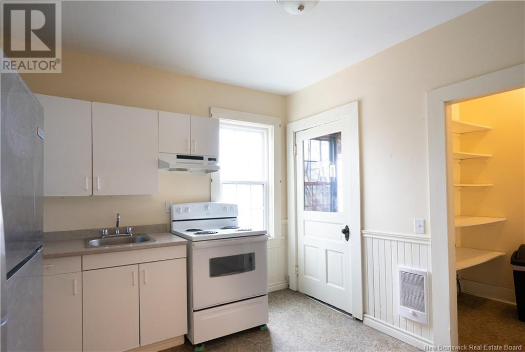 82-84 Lansdowne Avenue Property Photo 22