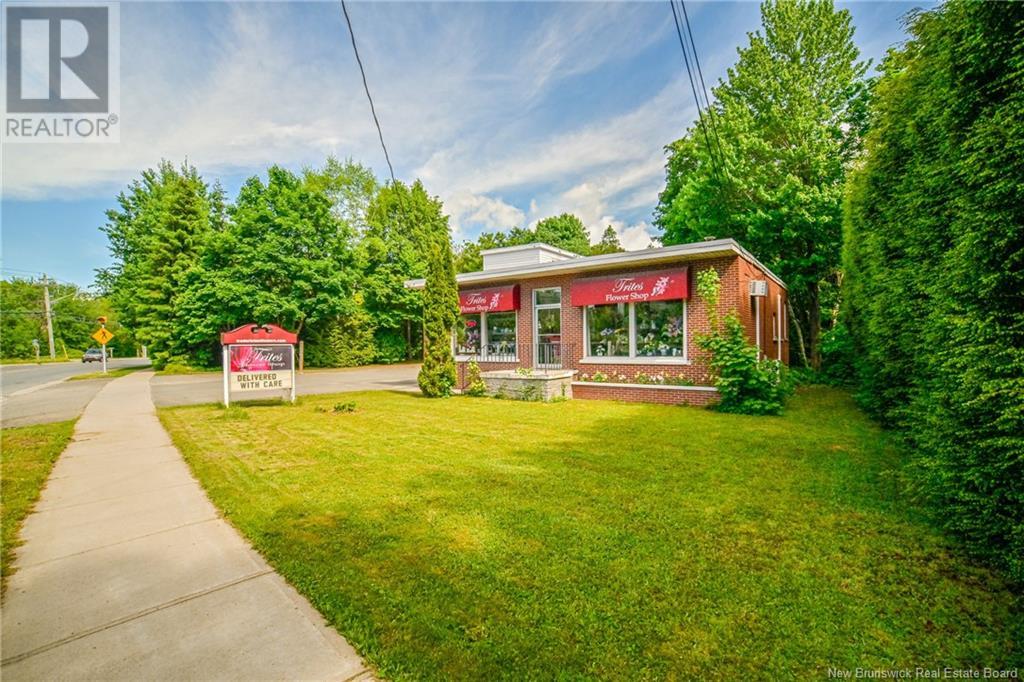569 Woodstock Road Property Photo 2